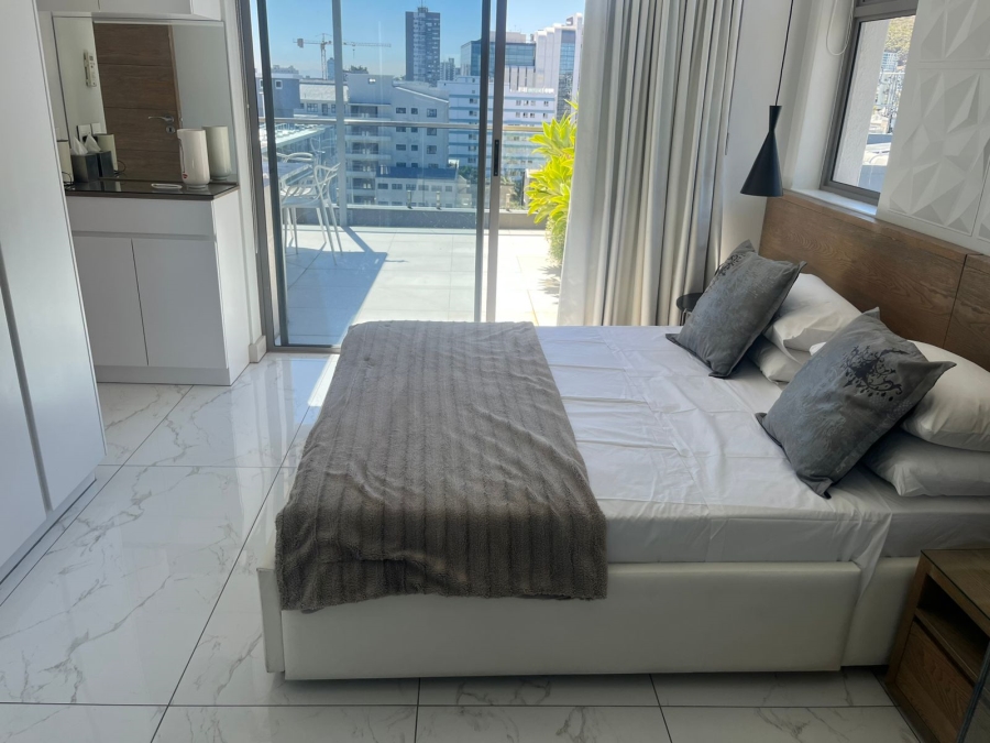 2 Bedroom Property for Sale in Sea Point Western Cape